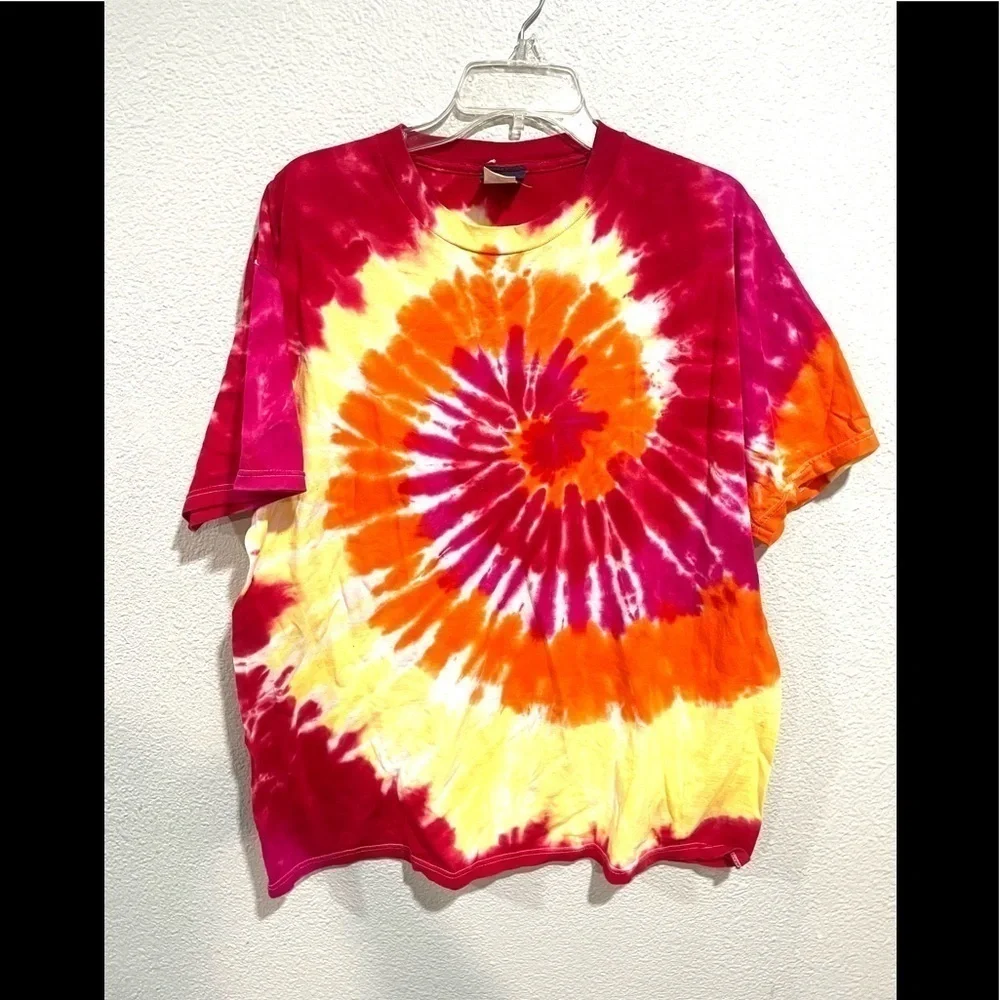 TIME 2 CELEBRATE Dynomite spiral tie dye short sleeve T-shirt size XL - Picture 5 of 5